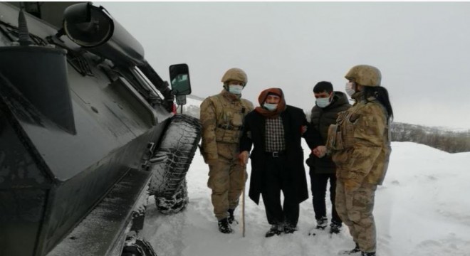  Mehmetçik, yaşlı hasta için seferber oldu